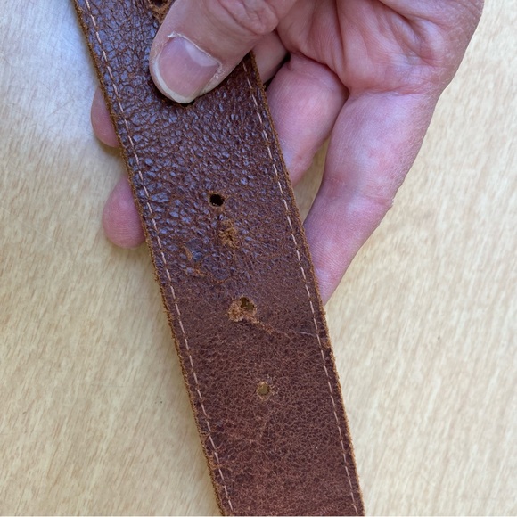 Le Chateau Brown Leather Shabby Distressed Belt With Silver Tone Buckle Sz S - Picture 16 of 16